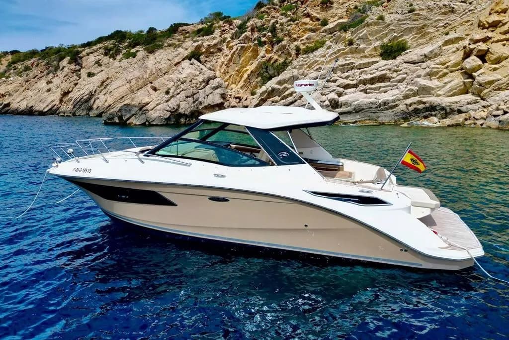 Sea Ray Sundancer 320 - Motor Yacht for sale in Ibiza