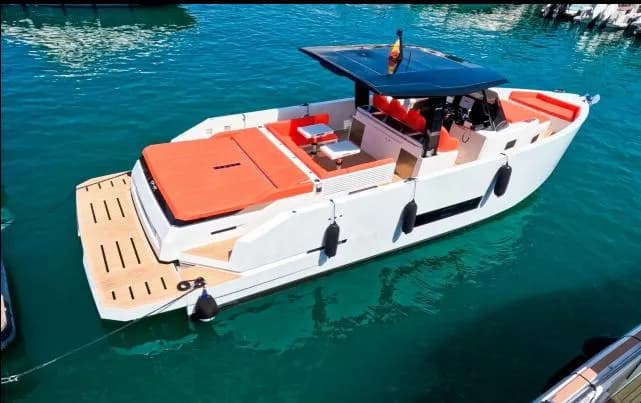 De Antonio Yachts D42 - Motor Yacht for sale in Ibiza