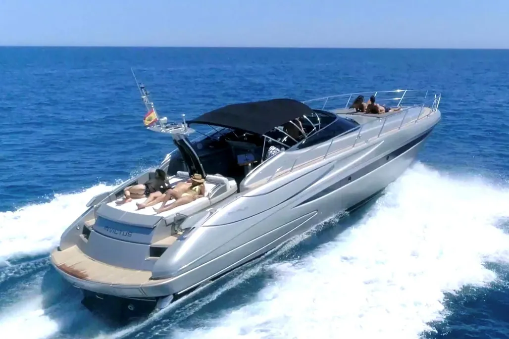 Riva 52 Rivale - Motor Yacht for sale in Ibiza