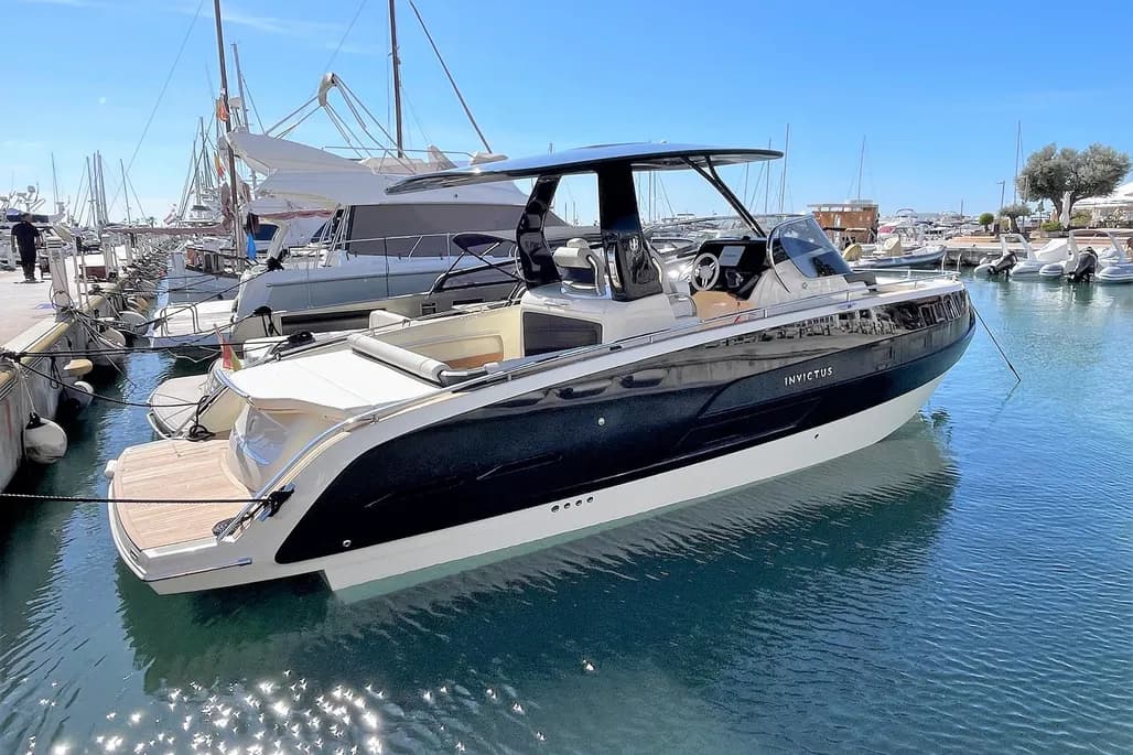 Invictus 320 GT - Motor Yacht for sale in Ibiza